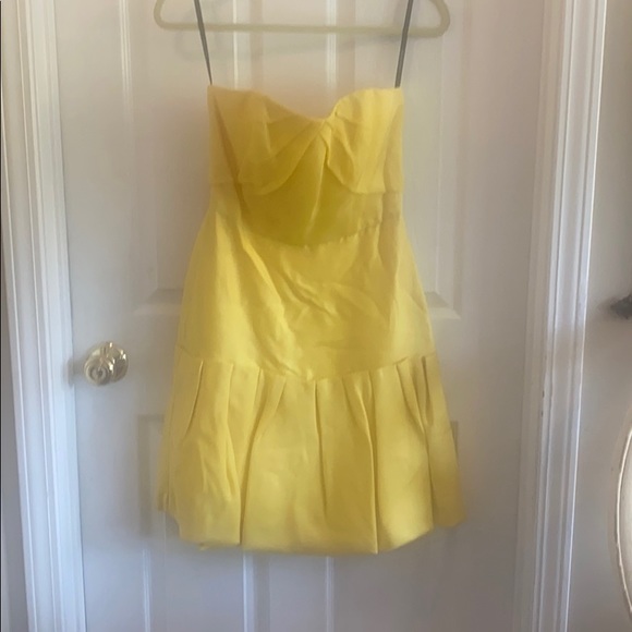 Monique Lhuillier Dresses & Skirts - Monique Lhuillier Dress